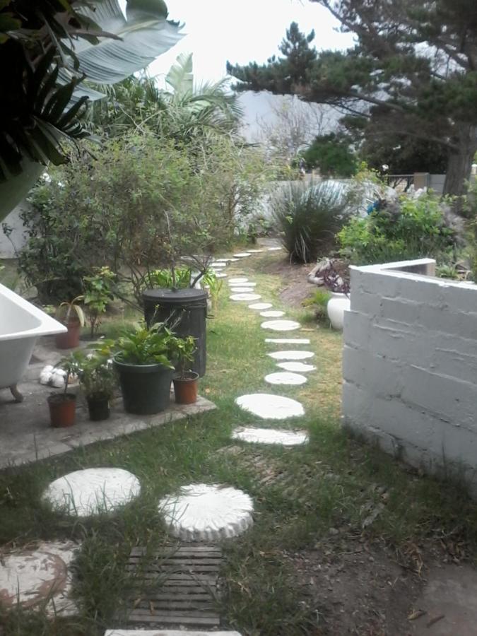 Self Catering Unit 7, Sandbaai Херманус Экстерьер фото