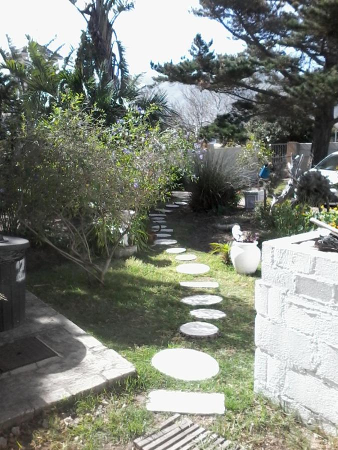 Self Catering Unit 7, Sandbaai Херманус Экстерьер фото